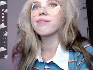 webcam girl small_blondee image #2593628