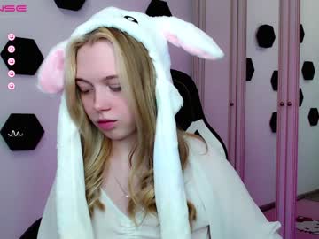 webcam girl small_blondee image #4211376