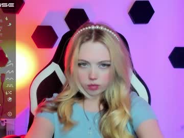 webcam girl small_blondee image #3965852